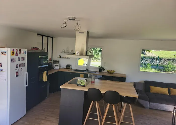 Au Coeur Du Village De Castanet *