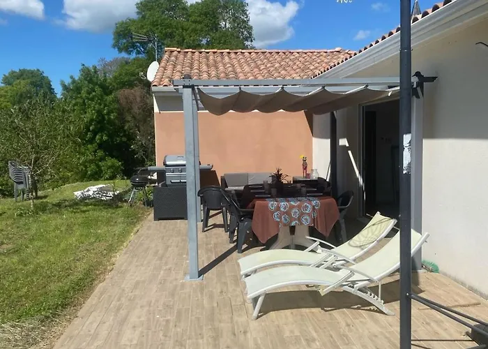 Tatil Evi Au Coeur Du Village De Castanet